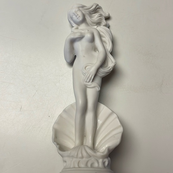 The Birth of Venus small copy sculpture from Italy. - Picture 2 of 7